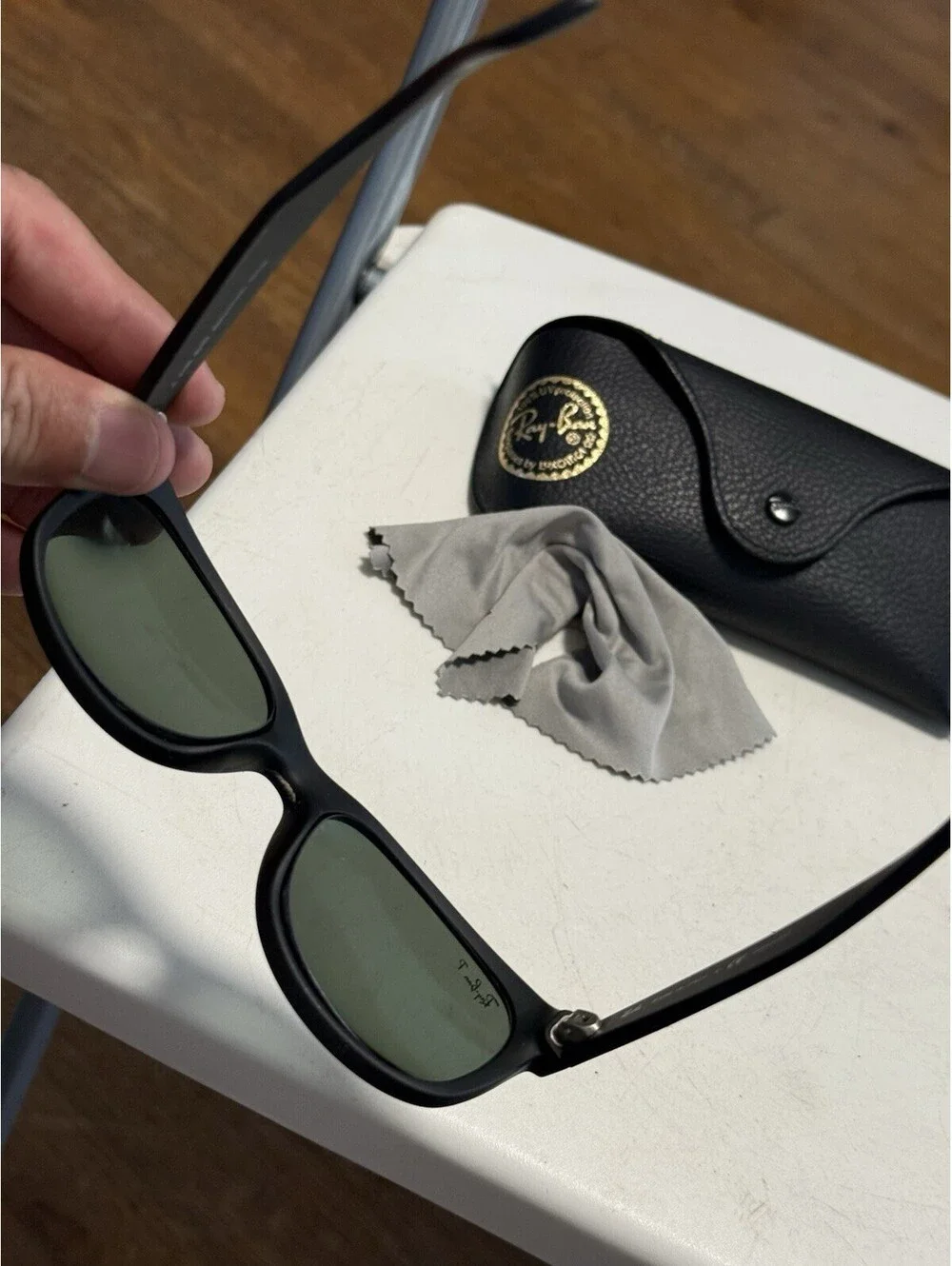 Ray-Ban  Classic Reading Sunglasses With Case